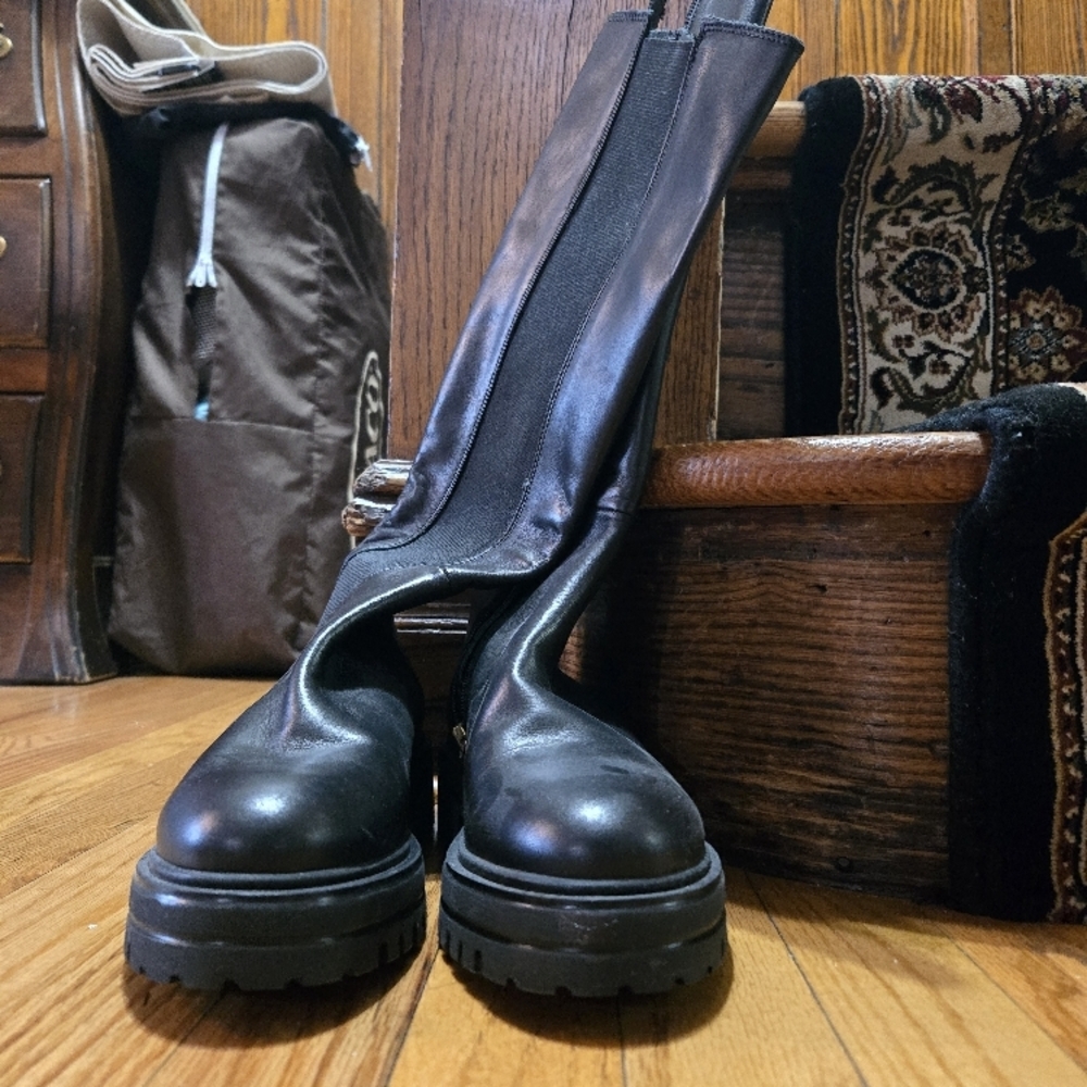 Stylish Black Leather Boots with Chunky Soles